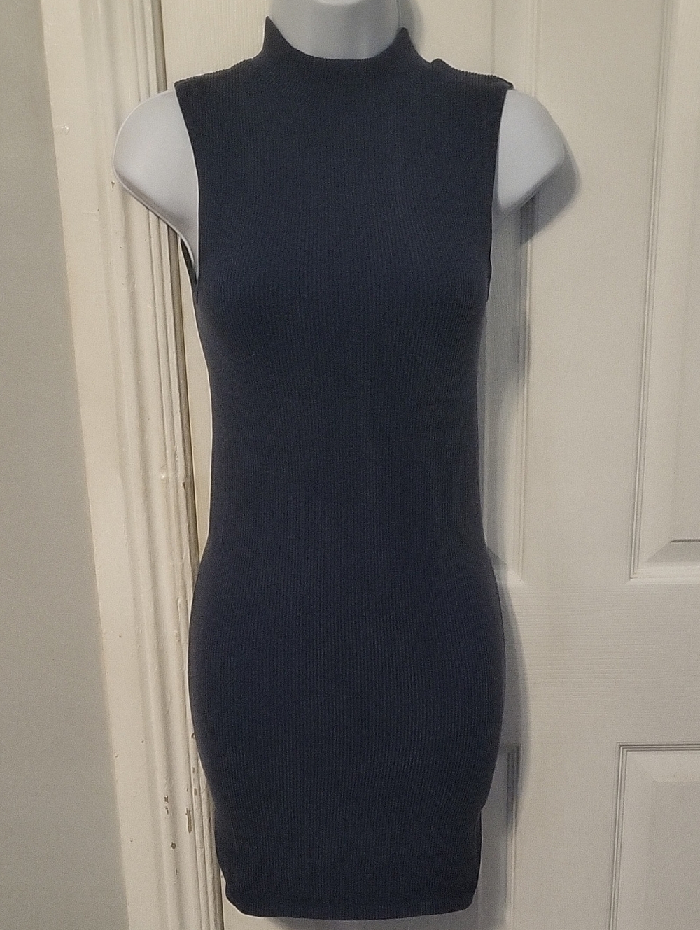 NWT Sleeveless Mock Neck Bodycon Dress - Navy M/L